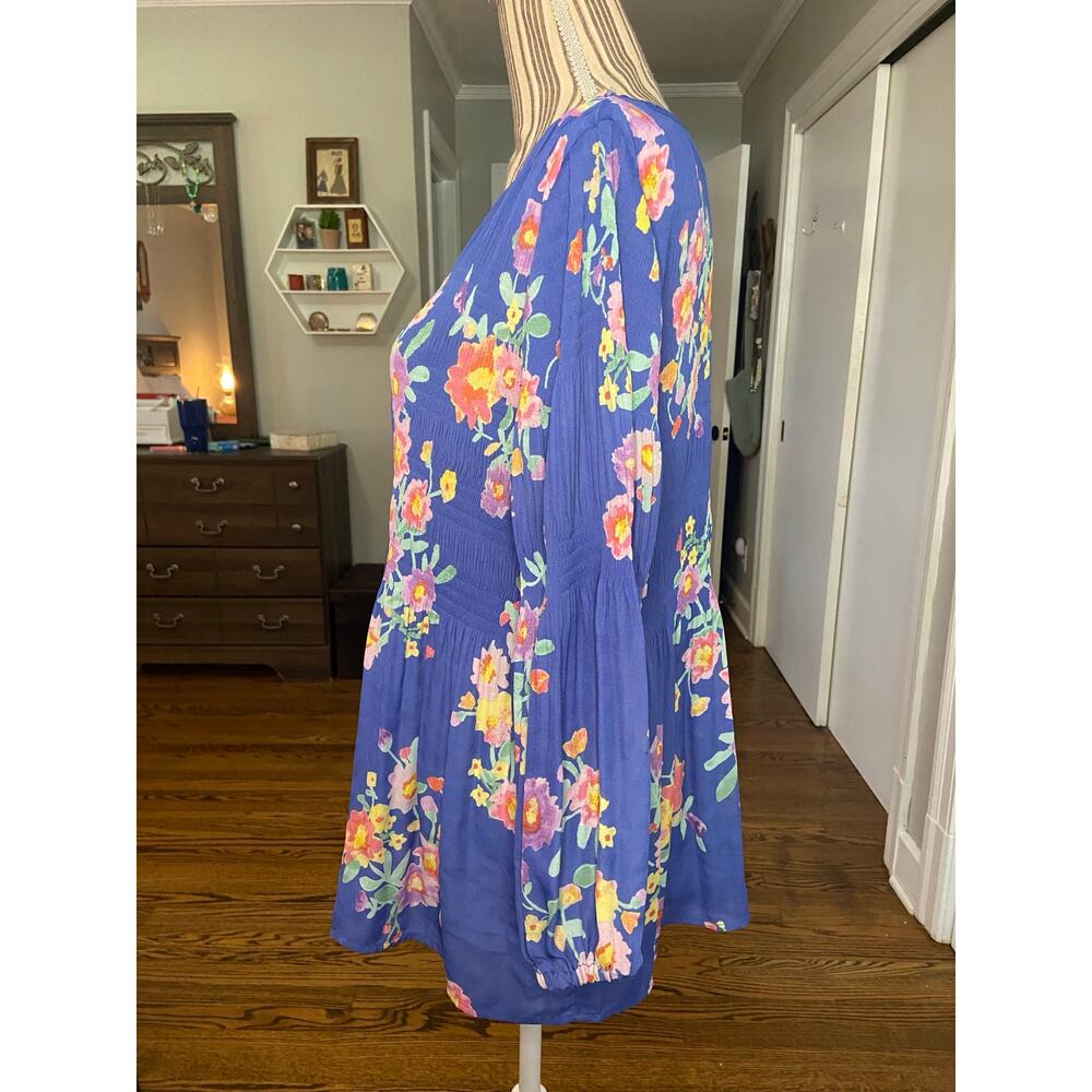 Spense periwinkle floral print plisse’ blouse w/ round neck & bracelet sleeves - Picture 5 of 10